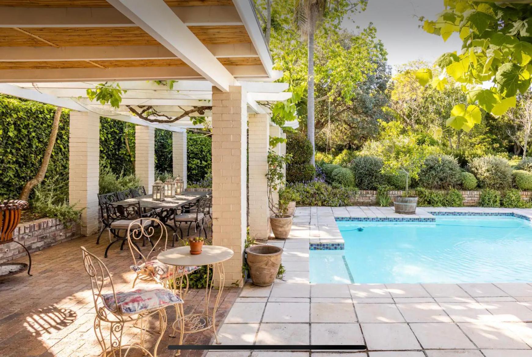 Guest Suite - Leafy Constantia Guest House เคปทาวน์ ภายนอก รูปภาพ