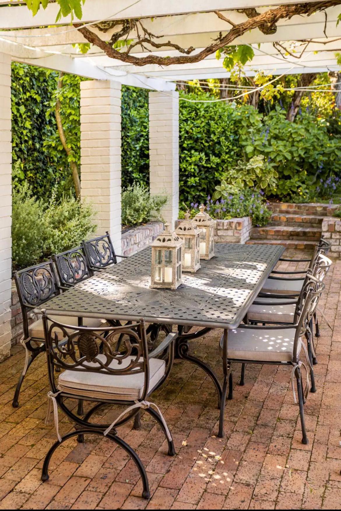 Guest Suite - Leafy Constantia Guest House เคปทาวน์ ภายนอก รูปภาพ