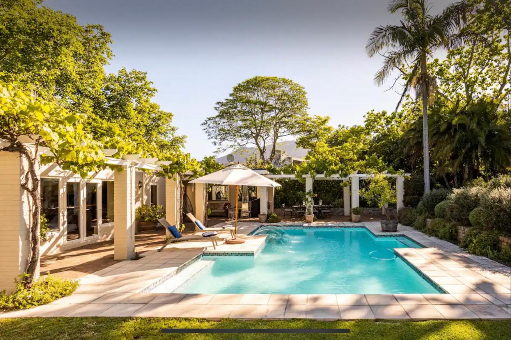 Guest Suite - Leafy Constantia Guest House เคปทาวน์ ภายนอก รูปภาพ