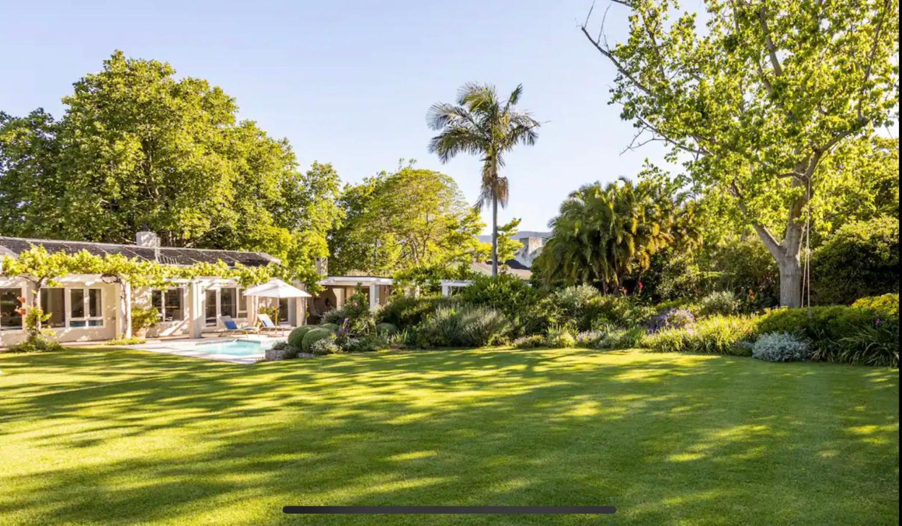 Guest Suite - Leafy Constantia Guest House เคปทาวน์ ภายนอก รูปภาพ